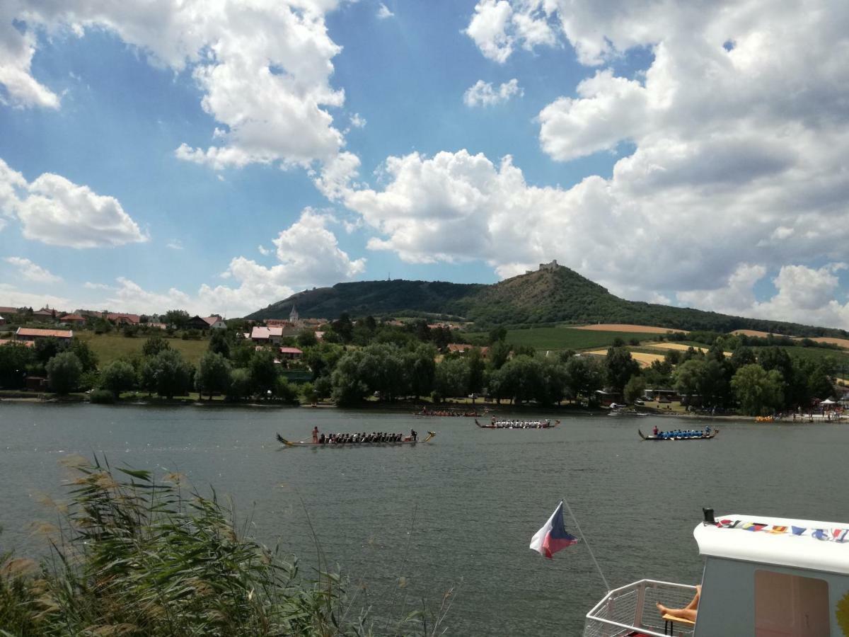 Penzion Nad Jezerem Pavlov Luaran gambar
