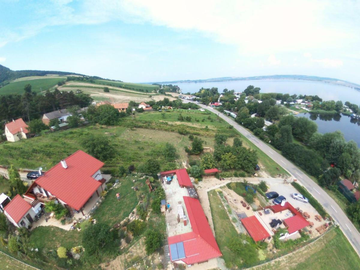 Penzion Nad Jezerem Pavlov Luaran gambar