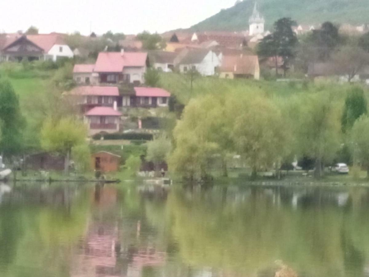 Penzion Nad Jezerem Pavlov Luaran gambar