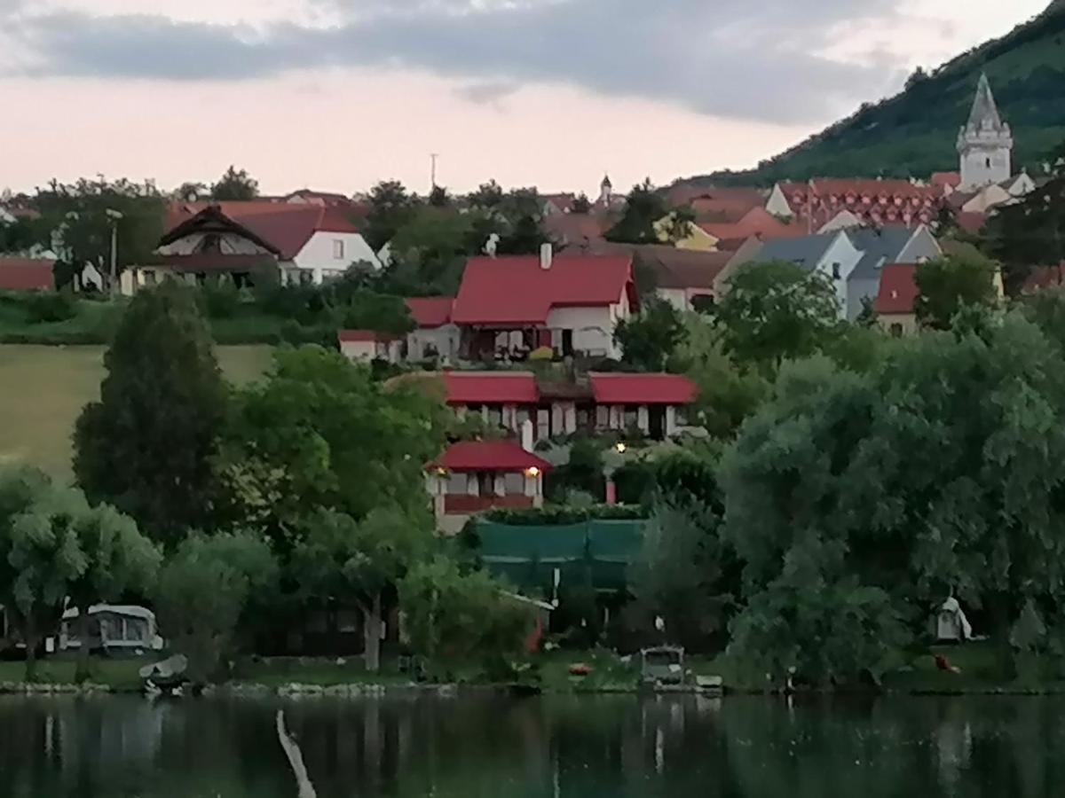 Penzion Nad Jezerem Pavlov Luaran gambar